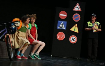 Teatro para ense&ntilde;ar educaci&oacute;n vial a los ni&ntilde;os