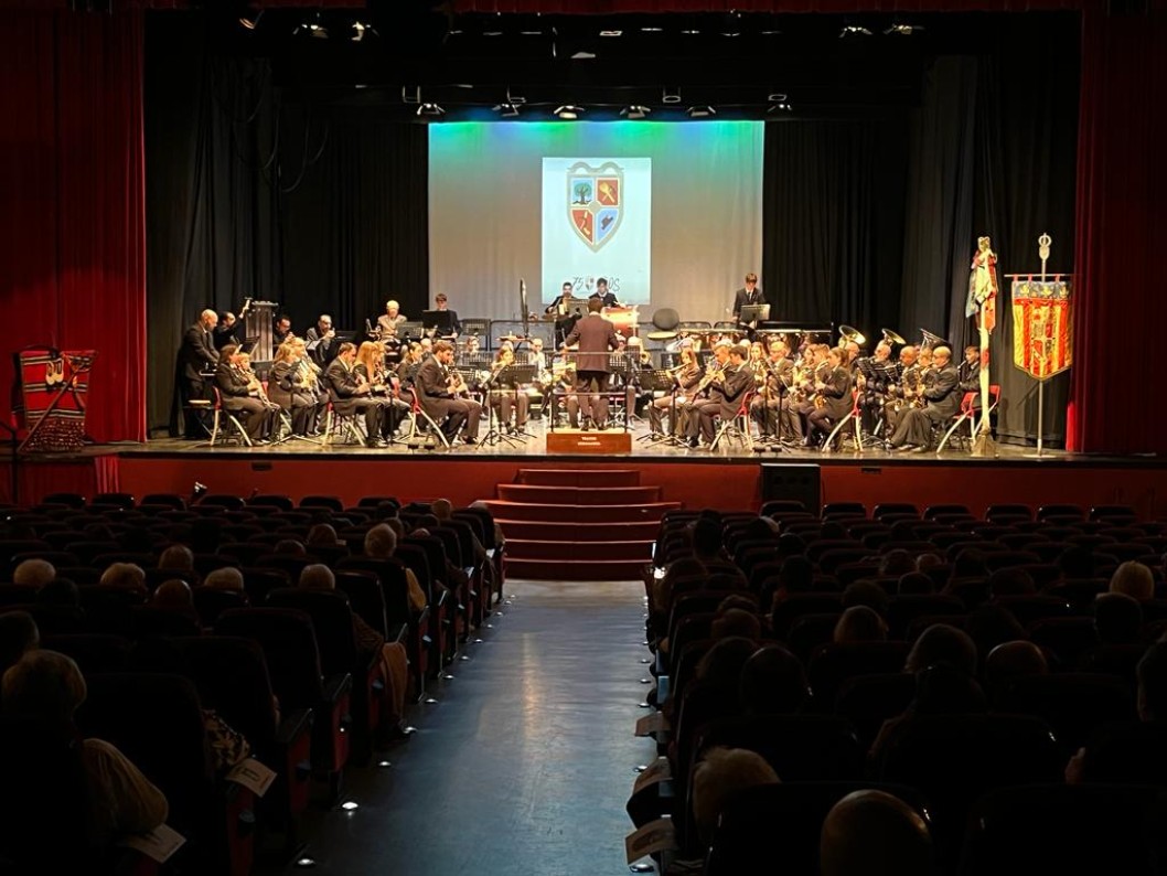 La comparsa Labradores de Petrer celebra su 75 aniversario con un concierto extraordinario La comparsa Labradores de Petrer celebra su 75 aniversario con un concierto extraordinario