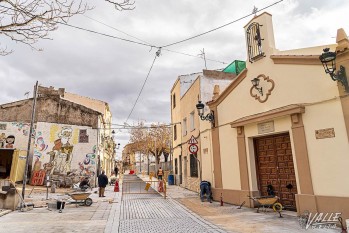 La calle Independencia ya est&aacute; preparada para acoger la Media Fiesta