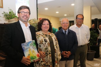 La revista anuncia la llegada de las Fiestas Mayores