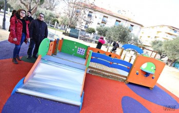 Presentan los nuevos juegos adaptados para ni&ntilde;os con discapacidad en el parque 9 de Octubre 