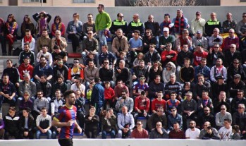 Sangre "azulgrana" a cambio de una entrada para ver al Deportivo Eldense