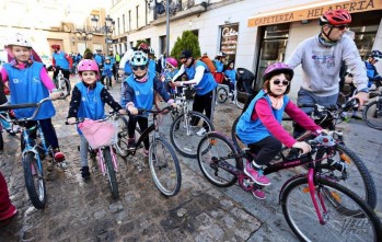 La 29&ordm; Marcha en Bici conmemora en Elda el D&iacute;a de la Constituci&oacute;n