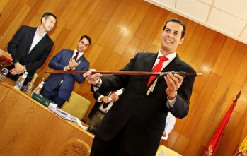 Rub&eacute;n Alfaro es elegido nuevo alcalde de Elda en un pleno cordial