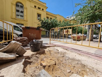 Contin&uacute;a la reparaci&oacute;n de alcorques en Padre Manj&oacute;n