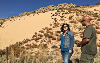 Petrer realiza labores de mantenimiento en el Arenal de l'Almortx&oacute;