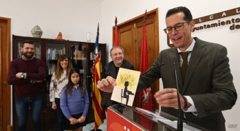 Elda recibe una felicitaci&oacute;n navide&ntilde;a muy curiosa