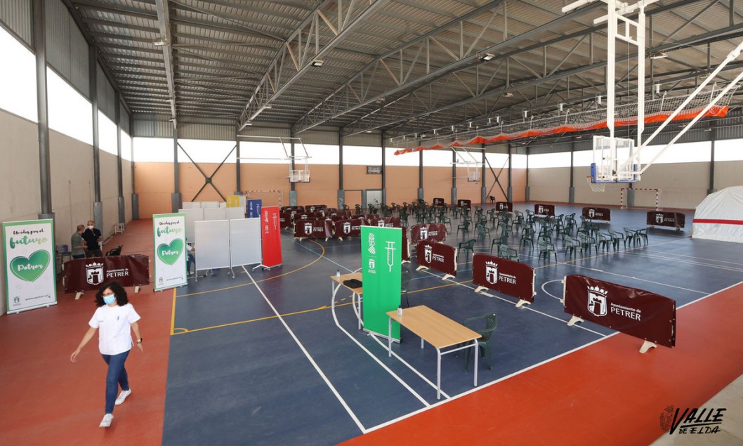 Petrer iniciará el lunes la vacunación masiva en el pabellón de San Jerónimo Petrer iniciará el lunes la vacunación masiva en el pabellón de San Jerónimo
