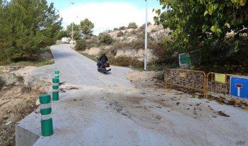 Critican el estado de la rambla de Pu&ccedil;a a su paso por el CEAM de Petrer