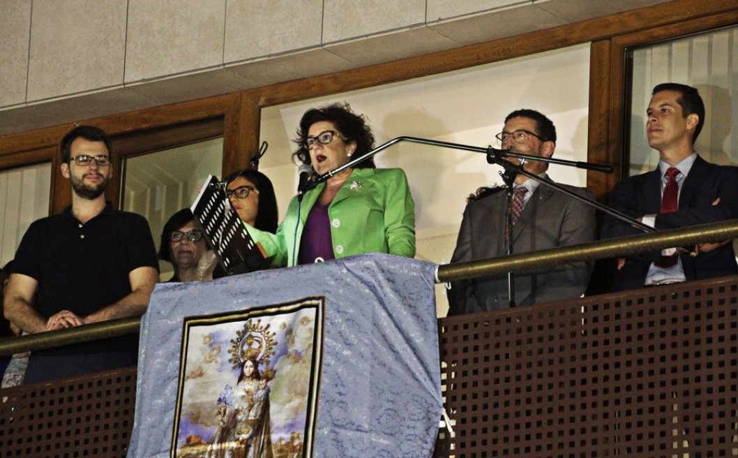 Petrer inicia sus fiestas patronales con un pregón que hace historia Petrer inicia sus fiestas patronales con un pregón que hace historia
