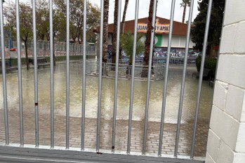 El AMPA del Juan Rico y Amat denuncia la inundaci&oacute;n de su entrada