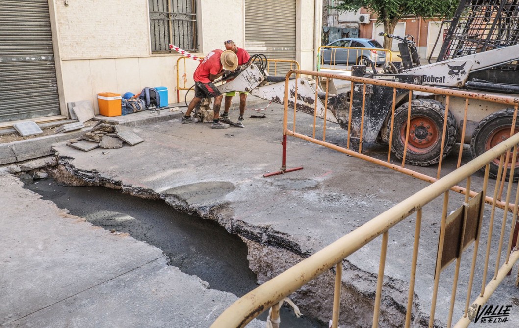 El Ayuntamiento repara las filtraciones de las calles Francisco Laliga y La Parroquia El Ayuntamiento repara las filtraciones de las calles Francisco Laliga y La Parroquia