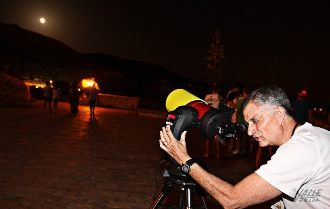 Juan Manuel Marco finaliza su etapa como presidente de la Asociación Amigos de la Astronomía de Elda Juan Manuel Marco finaliza su etapa como presidente de la Asociación Amigos de la Astronomía de Elda