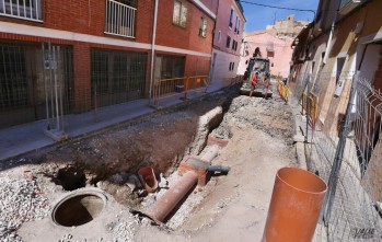 Reparan el socav&oacute;n de la calle Almazaras