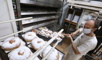 El coronavirus no puede con la tradici&oacute;n de comerse la mona