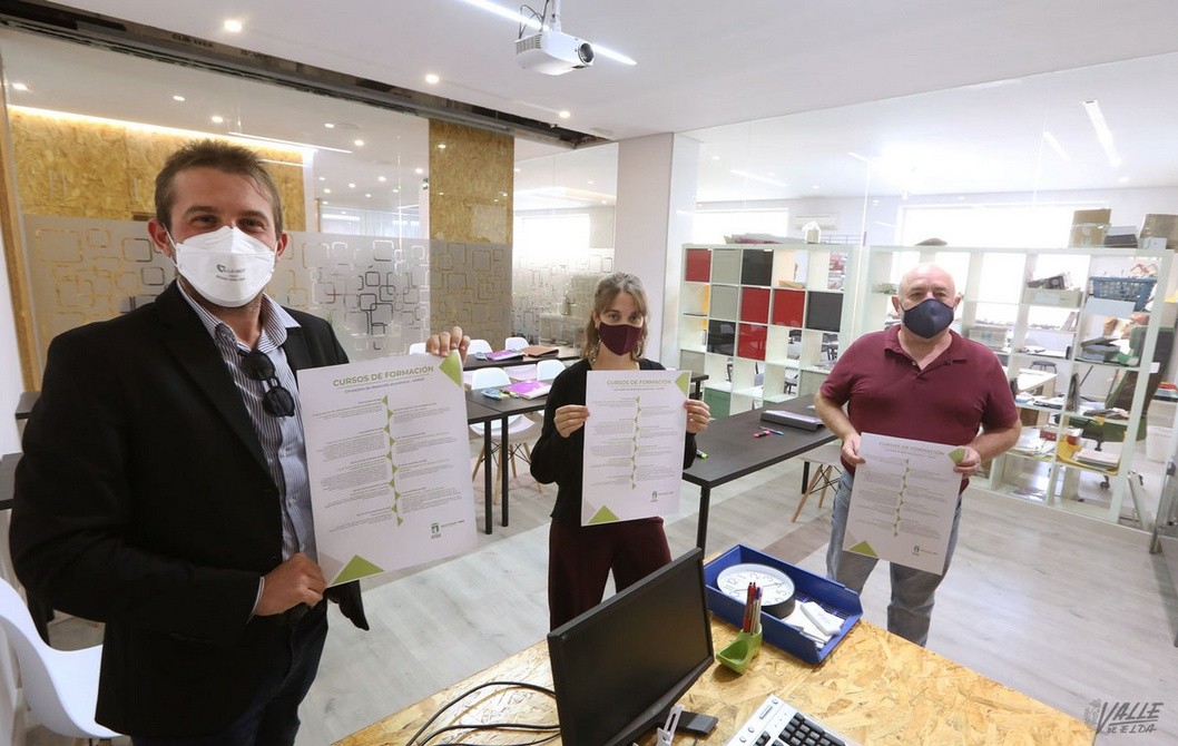 Petrer lanza nueve cursos de formación para comercios y desempleados Petrer lanza nueve cursos de formación para comercios y desempleados