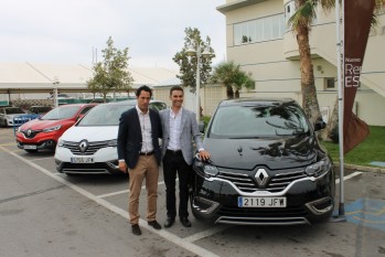 Renault presenta sus dos nuevos veh&iacute;culos basados en la comodidad y la seguridad de los pasajeros