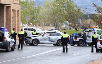 Accidente con dos veh&iacute;culos implicados en Elda