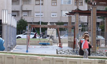 Elda vuelve a clausurar los juegos infantiles para frenar los contagios