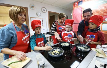 Comercio organiza 16 talleres de cocina para ni&ntilde;os en los mercados de Elda