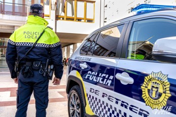 Salvan a una familia de morir intoxicada por el humo en su vivienda de Petrer
