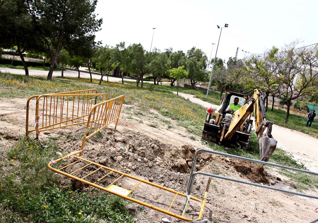Elda inicia las obras para crear el primer parque canino de la ciudad Elda inicia las obras para crear el primer parque canino de la ciudad